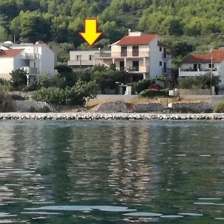 In Slatine With Terrace, Air Conditioning, Wi-fi *