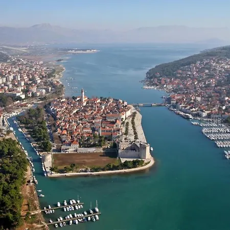 In Slatine With Terrace, Air Conditioning, Wi-fi * Trogir