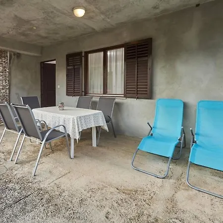 In Slatine With Terrace, Air Conditioning, Wi-fi Apartment