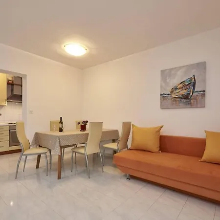In Slatine With Terrace, Air Conditioning, Wi-fi *