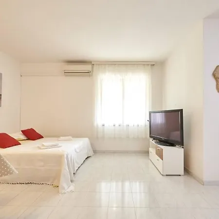 In Slatine With Terrace, Air Conditioning, Wi-fi *