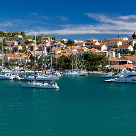 In Slatine With Terrace, Air Conditioning, Wi-fi Apartment Trogir